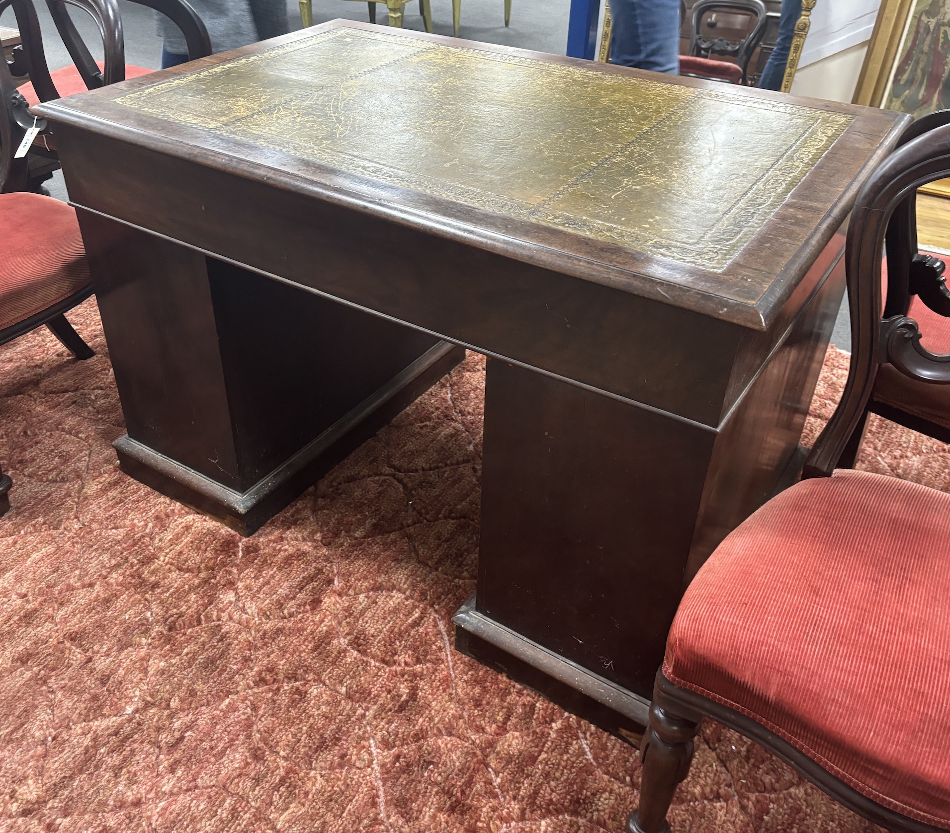 A Victorian mahogany pedestal desk, width 114cm, depth 75cm, height 74cm